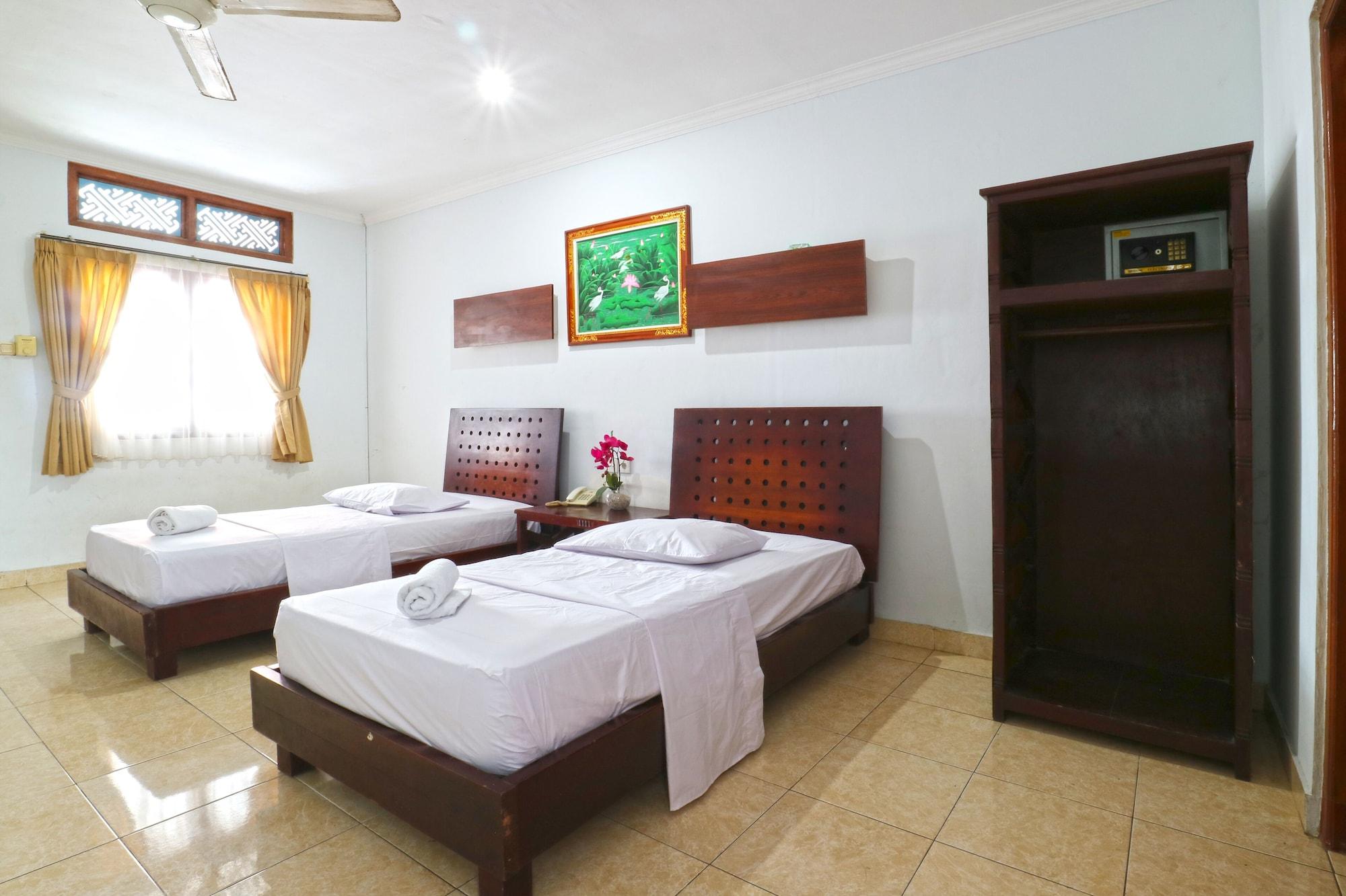 Gemini Star Hotel Кута Екстериор снимка